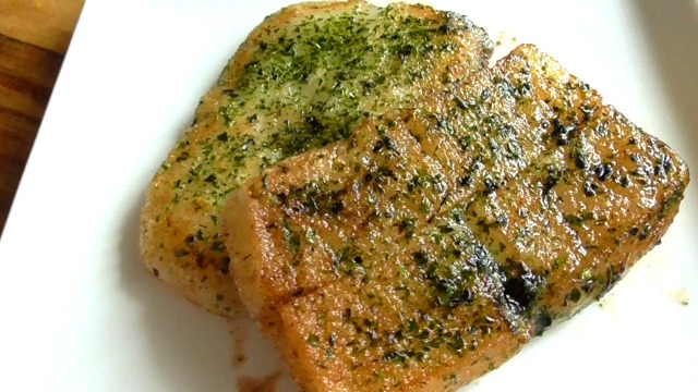 簡単でおいしい！お餅アレンジレシピ「のり塩バター餅」