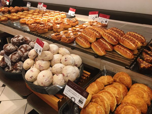 BURDIGALA TOKYO パン棚