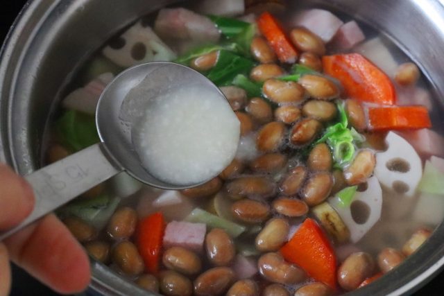 炒り大豆と野菜のスープ