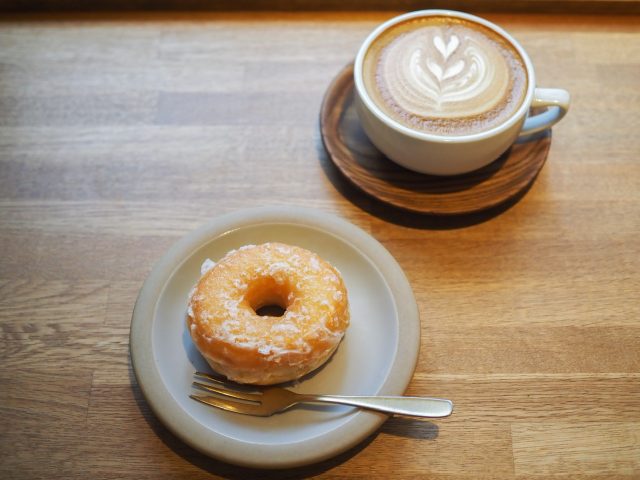DIMLIGHT ESPRESSO コーヒーとドーナッツ