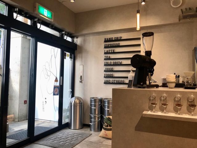 【代々木】おしゃれな空間で楽しむ!「HIDEAWAY」店内