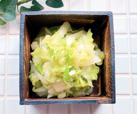 素材1つだけ！レンジで簡単「白菜ナムル」の作り置き