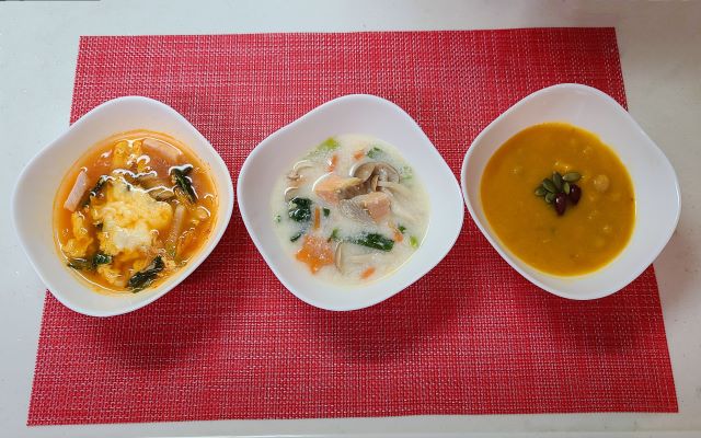 3つ並んだスープ