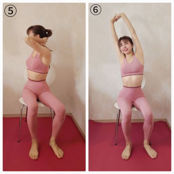 座ってストレッチする女性
