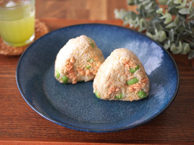オートミールの「鮭枝豆おにぎり」