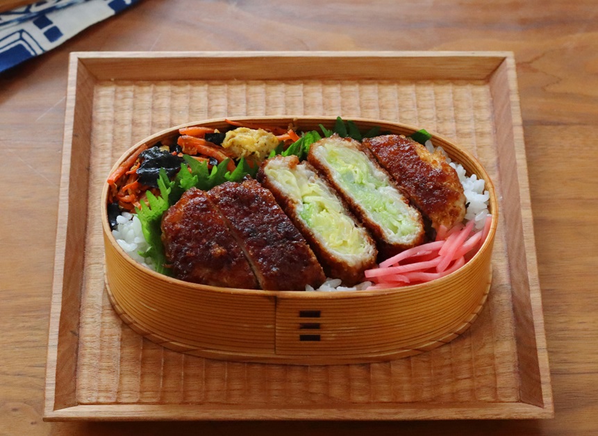 ボリューム満点！「キャベツ肉巻きカツ」「海苔しりしり」2品弁当