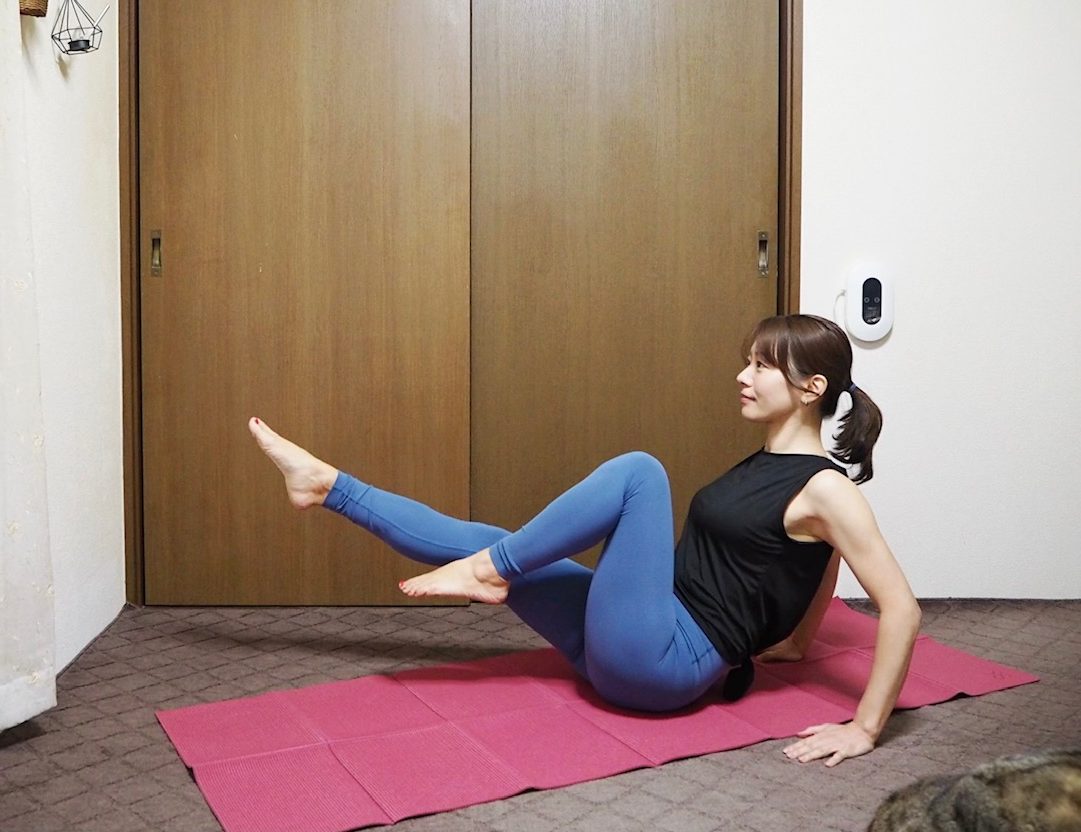 【30秒×3セット】ぽっこり下腹を薄くする簡単エクササイズ「エア自転車こぎ」