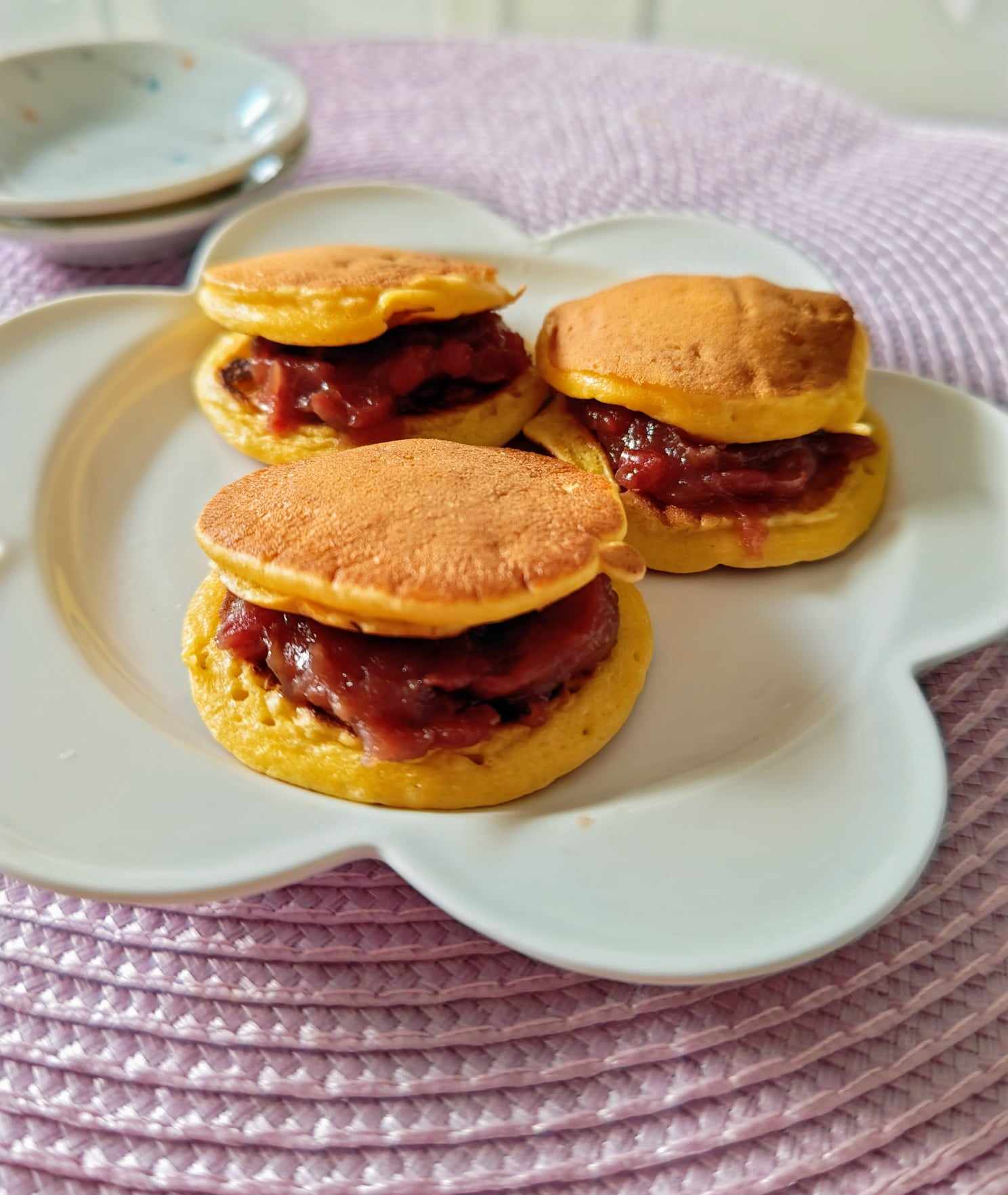 おかきやどら焼き…余ったお餅で簡単！「やみつきおやつ」の作り方♪