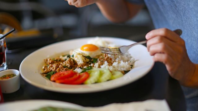器に盛られた洋食