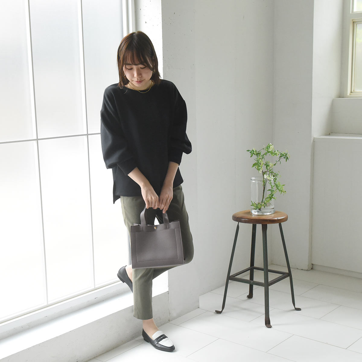 通勤、休日、学校行事…毎日使える理想形！「荷物整理がしやすい ミニトートバッグ」