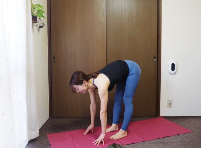 「代謝UP」のストレッチ 上体を前に倒す