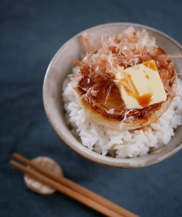 新玉ねぎのおかかバターご飯