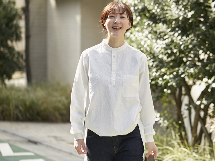 仕事でも家の中でも。大人の女性のためのシャツ・ブラウス3選