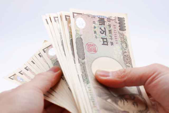 学生時代に納めなかった国民年金。さかのぼって払うほうがお得？