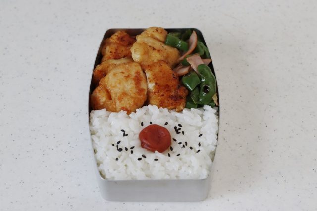 2品弁当の詰め方