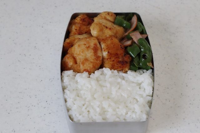 2品弁当の詰め方