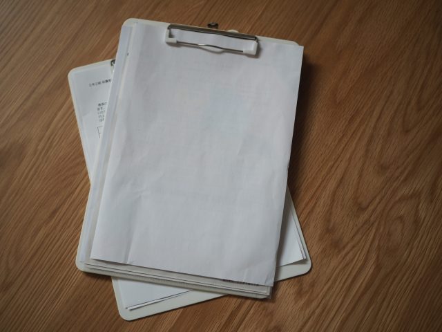 書類が増える新年度！スッキリ片付けるための「紙類」収納のヒント