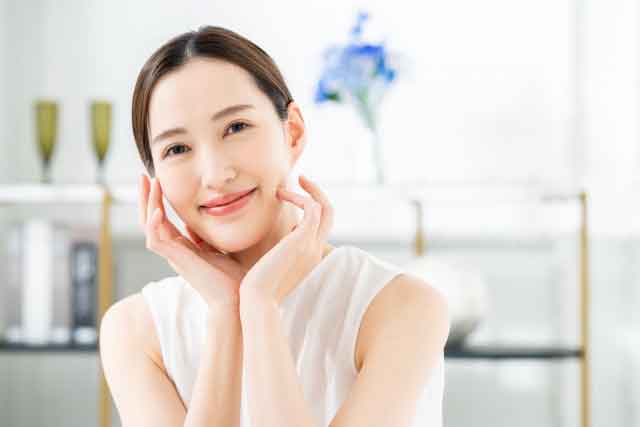 笑顔の女性