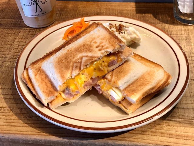 ダブルトールコーヒー 新宿御苑 ハムチーズエッグホットサンド