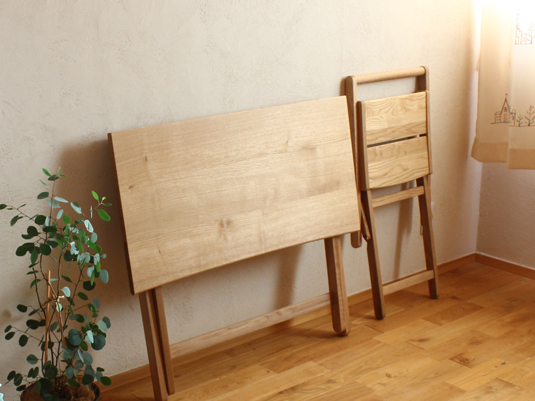 お部屋が広く、掃除がラクに！収納できる「折りたたみ家具」5選