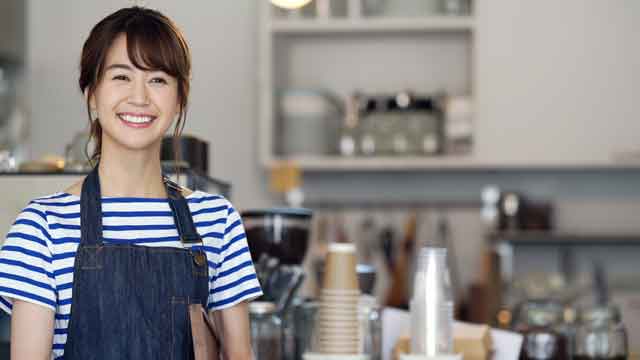 カフェ店員
