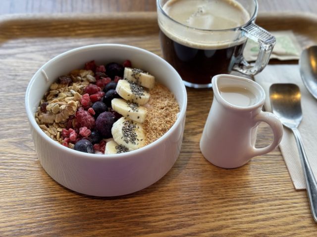 朝食人気メニュー「グラノーラ豆乳ヨーグルト」
