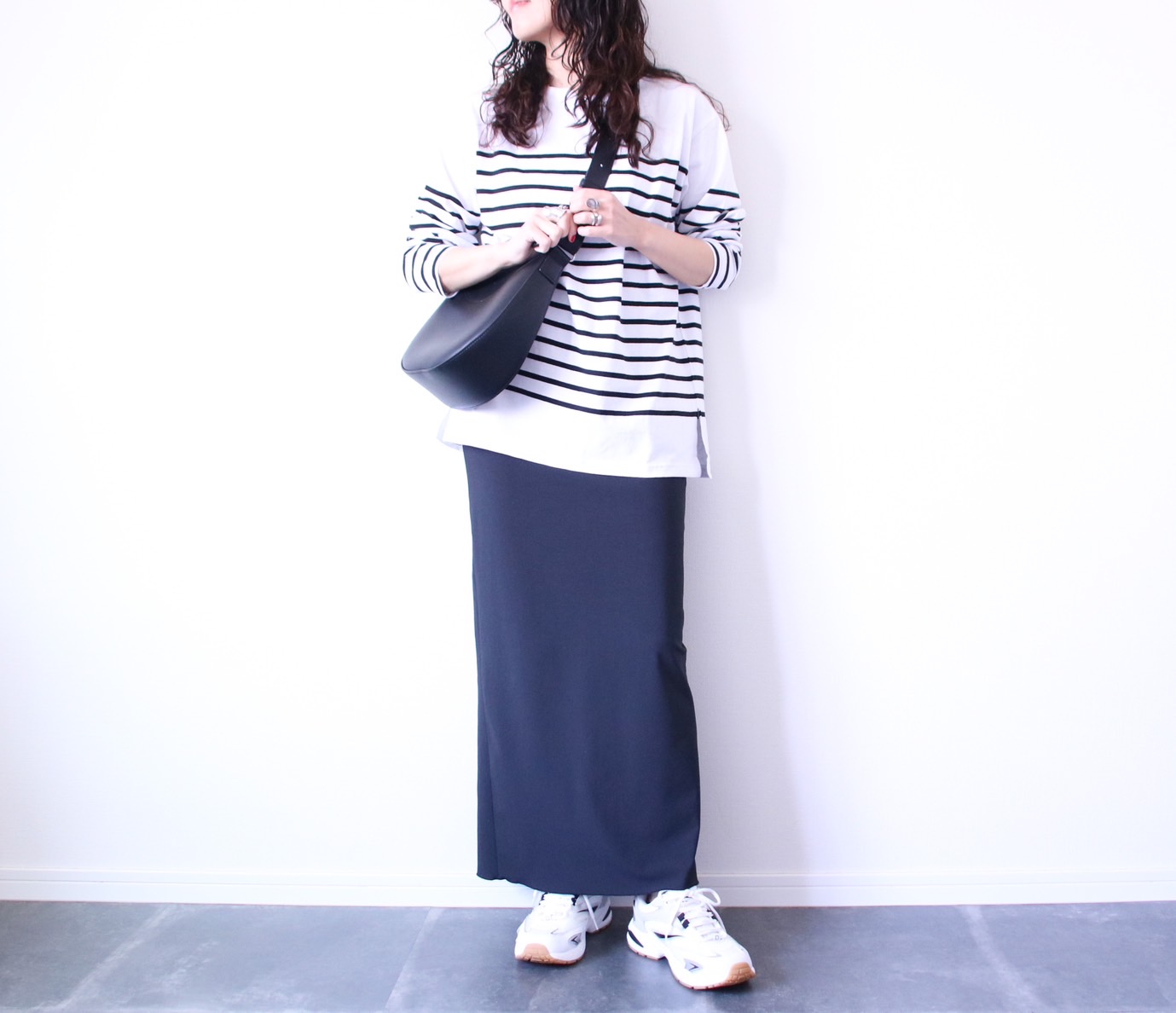 楽なのにおしゃれ！きれいめ服にも合う「スニーカー」コーデ3つ