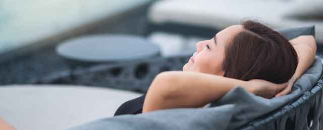 英語「comfortable（心地よい）」の省略形って？