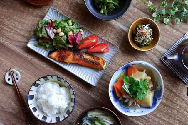 栄養バランス　食事