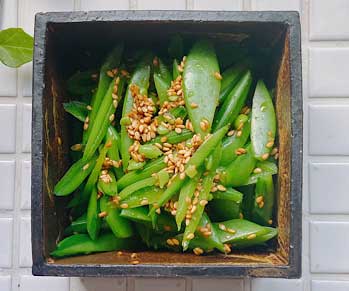 さっと茹でて和えるだけ！簡単作り置き「スナップエンドウのごま和え」