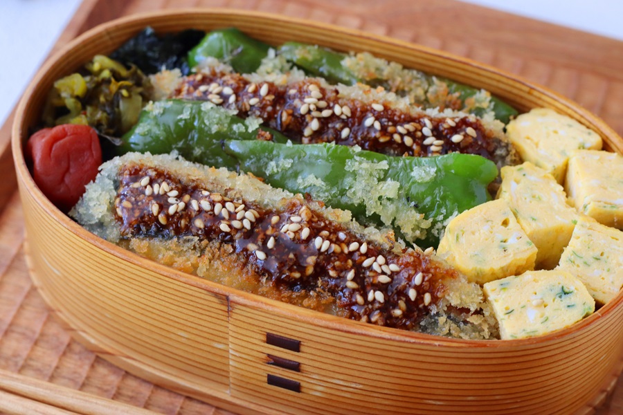 ごちそう海苔弁！「アジとピーマンの焼きフライ」「青のり卵焼き」2品弁当