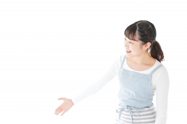 おかけください　女性