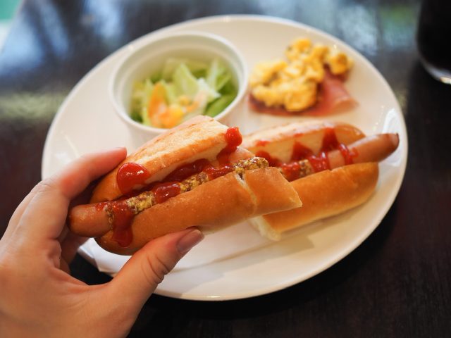 老舗喫茶店「コパン」プレーンドッグ アップ