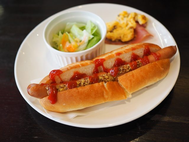 老舗喫茶店「コパン」プレーンドッグ