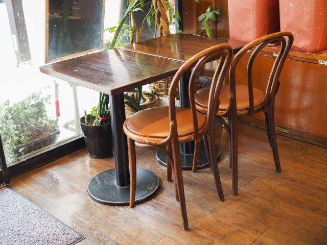 老舗喫茶店「コパン」テーブル席