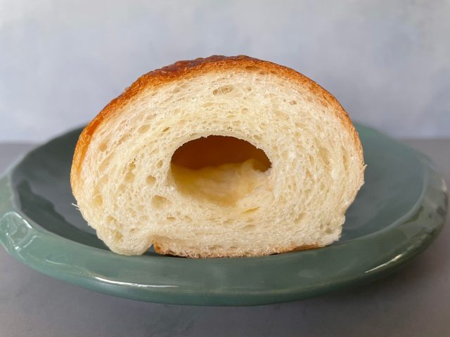 愛媛ユノマチベーカリー 塩パン 断面