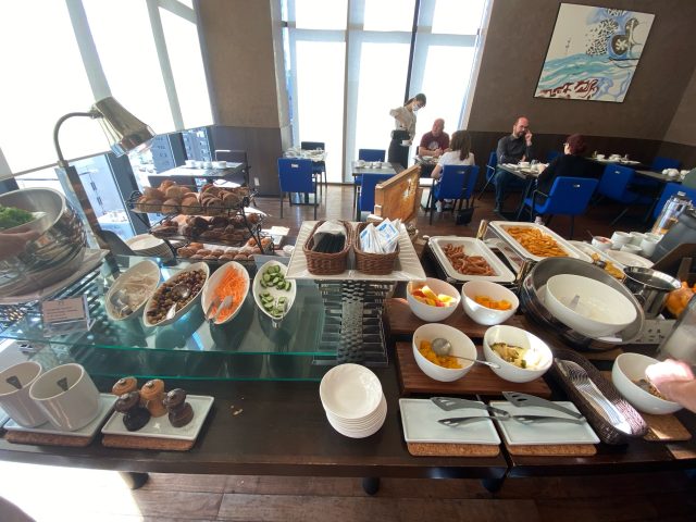 R restaurant & bar ホテル朝食