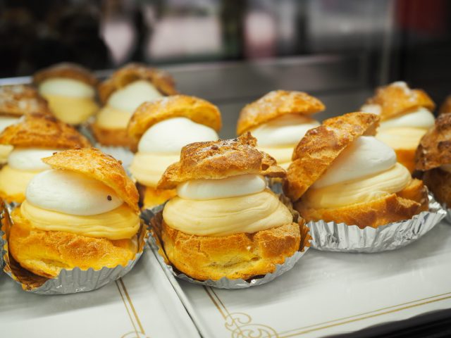 老舗喫茶店「コパン」神楽坂シュークリーム