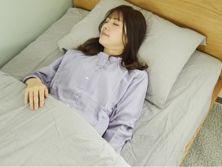 保湿成分配合！夏は涼しく冬は温かい「ダブルガーゼうるふわパジャマ」
