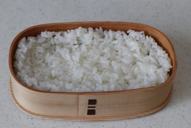 2品弁当の詰め方