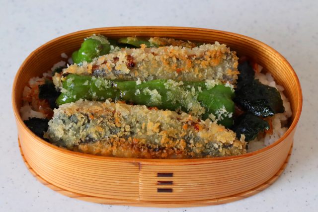 アジとピーマンの焼きフライ