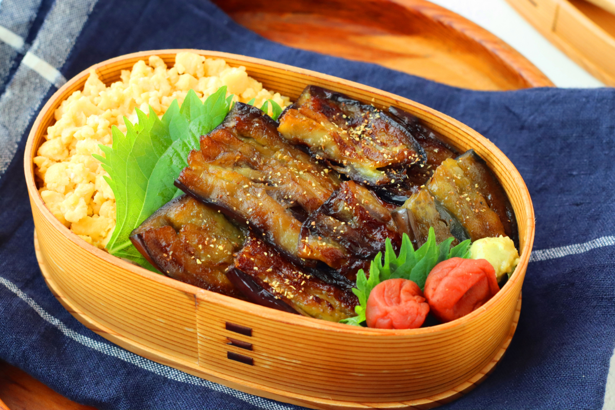 野菜が主役！簡単「なすのバター蒲焼き」「レンジ炒り卵」2品弁当