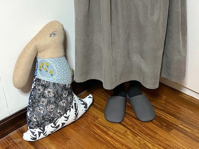 洗えて脱げにくいスリッパ 足元