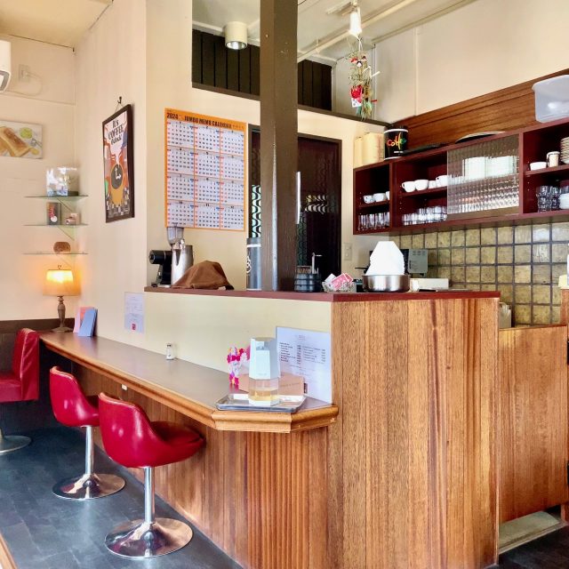 純喫茶アヤコ 店内カウンター席