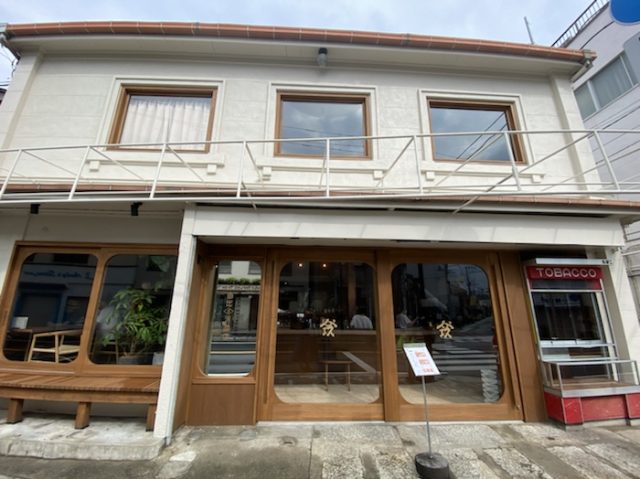 パンとエスプレッソと由比ガ浜商店 外観