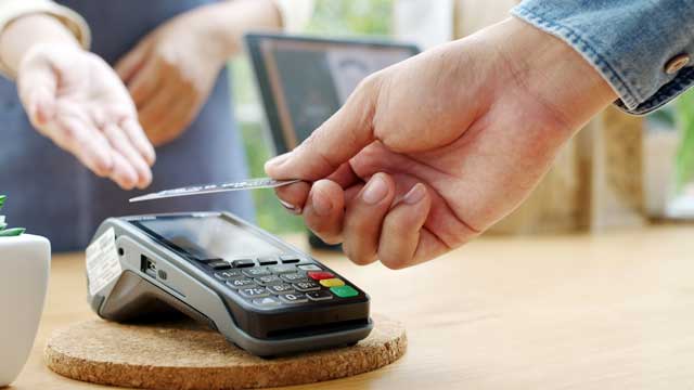 イギリス英語「Where is the till?」の意味とは