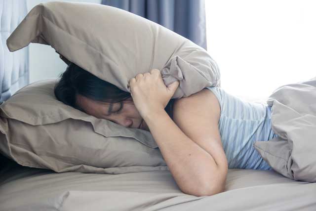 不眠　女性