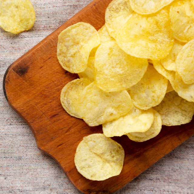英語「crisps」と「chips」の違いって？