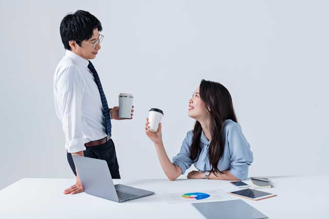 英語「We need to go back soon」の意味って？