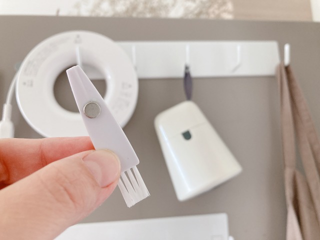 冷蔵庫の横 マグネット収納 毛玉取掃除